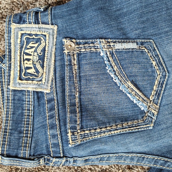 Ariat size 29s Ruby Blue Jeans - Picture 2 of 6